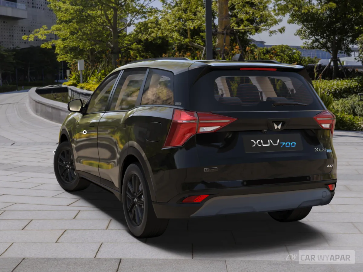 Mahindra XUV 700 AX7 Ebony Edition AT